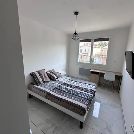 Apartment Climatise Dans Maison Ales